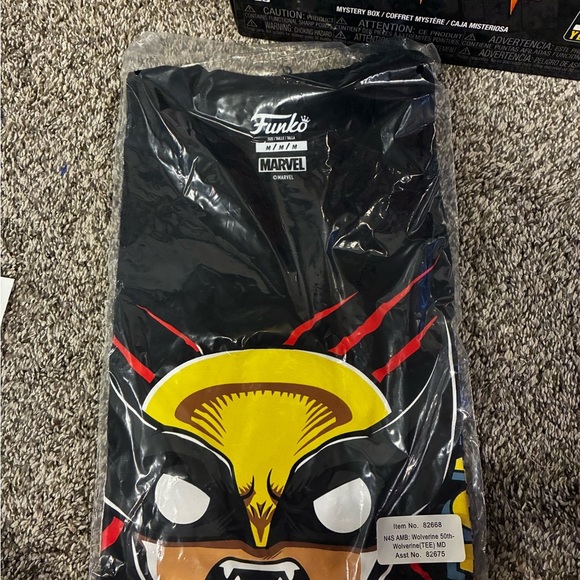 Funko Marvel Collector Corps 5 Piece Wolverine 50th Anniversary Box Medium Shirt - Picture 6 of 9